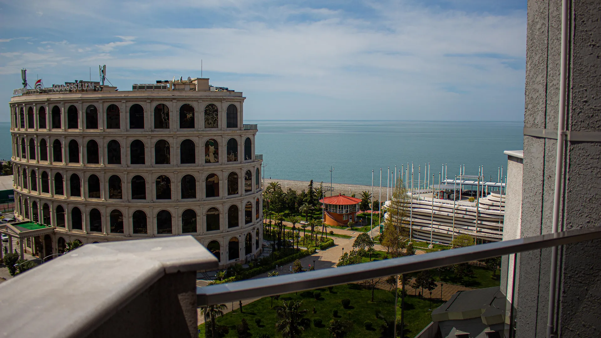 Rock Hotel First Line Batumi Lägenhetshotell